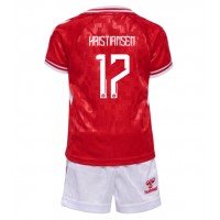 Camiseta Dinamarca Victor Kristiansen #17 Primera Equipación para niños Eurocopa 2024 manga corta (+ pantalones cortos)